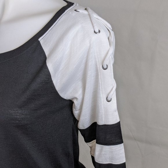 Black & White Sporty Tee Small - Picture 3 of 5